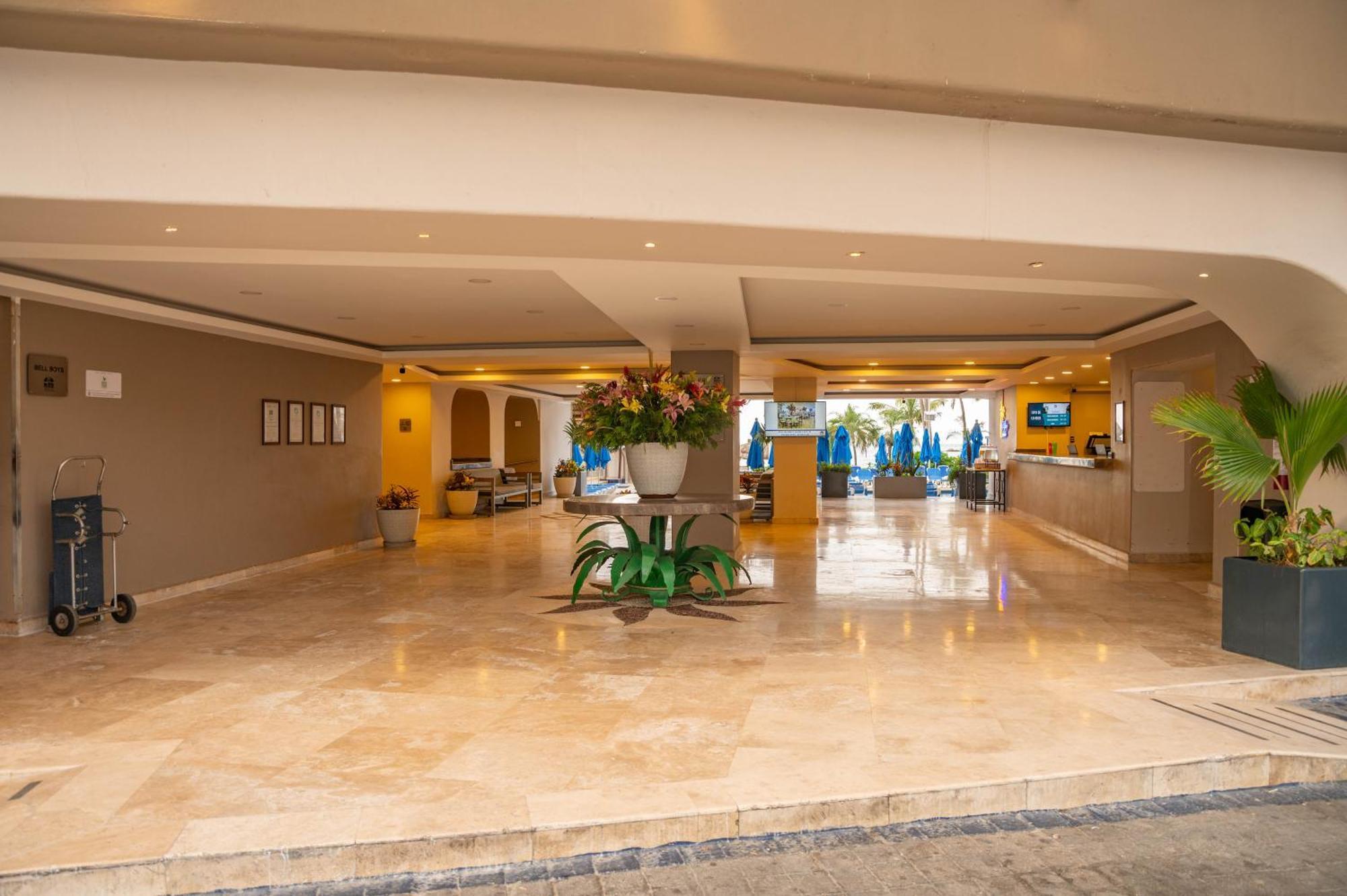 Ritz Acapulco All Inclusive Exterior photo Lobby