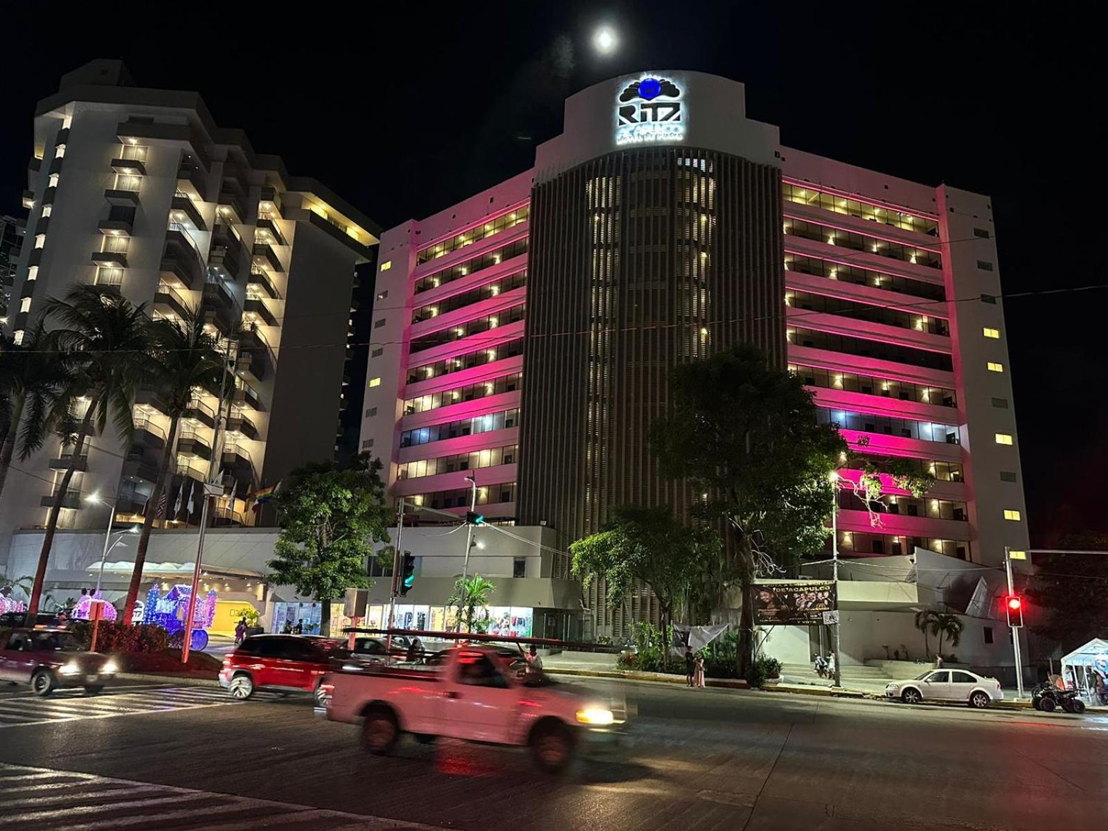 Ritz Acapulco All Inclusive Exterior photo The hotel at night