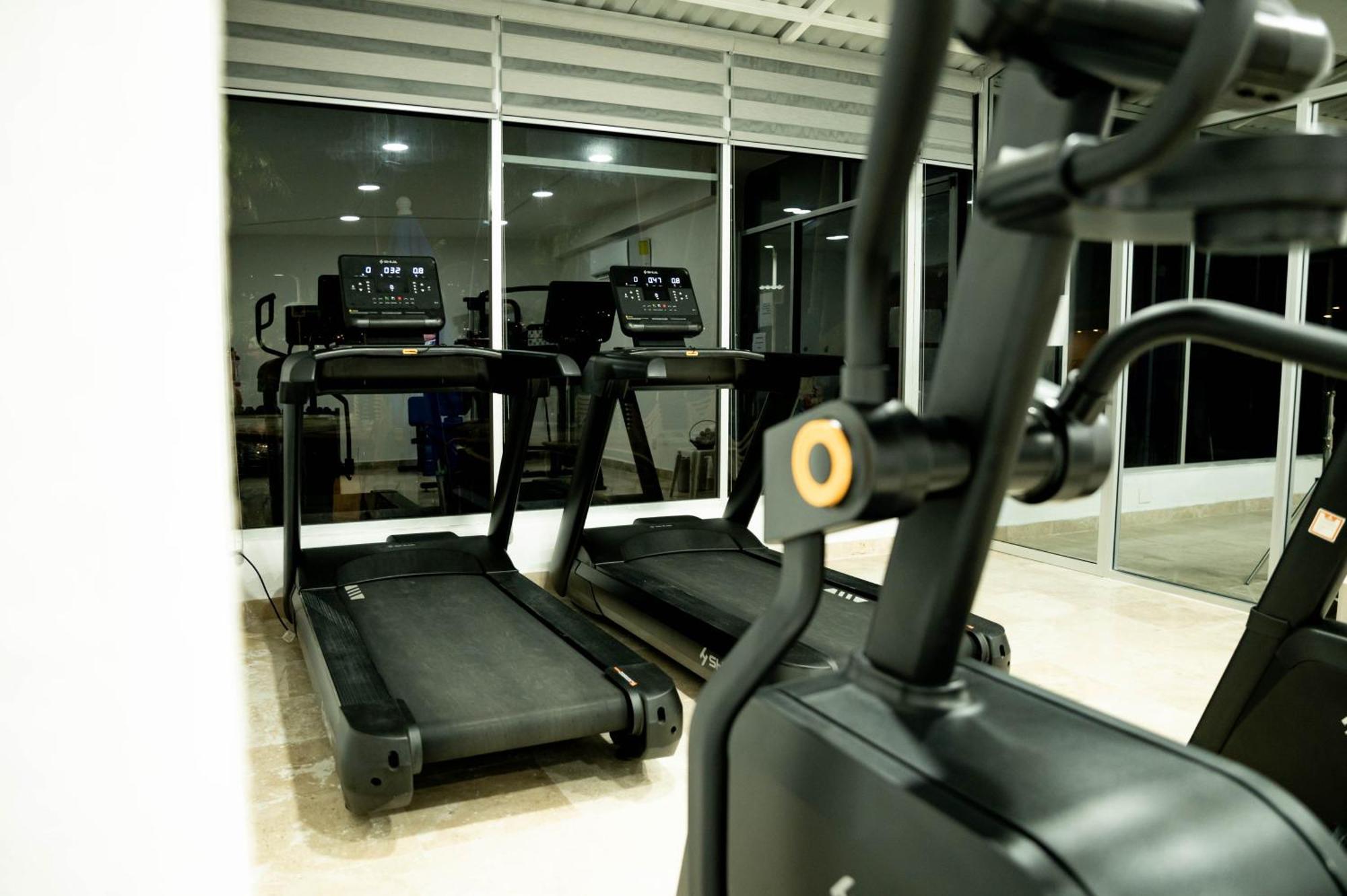 Ritz Acapulco All Inclusive Exterior photo A treadmill