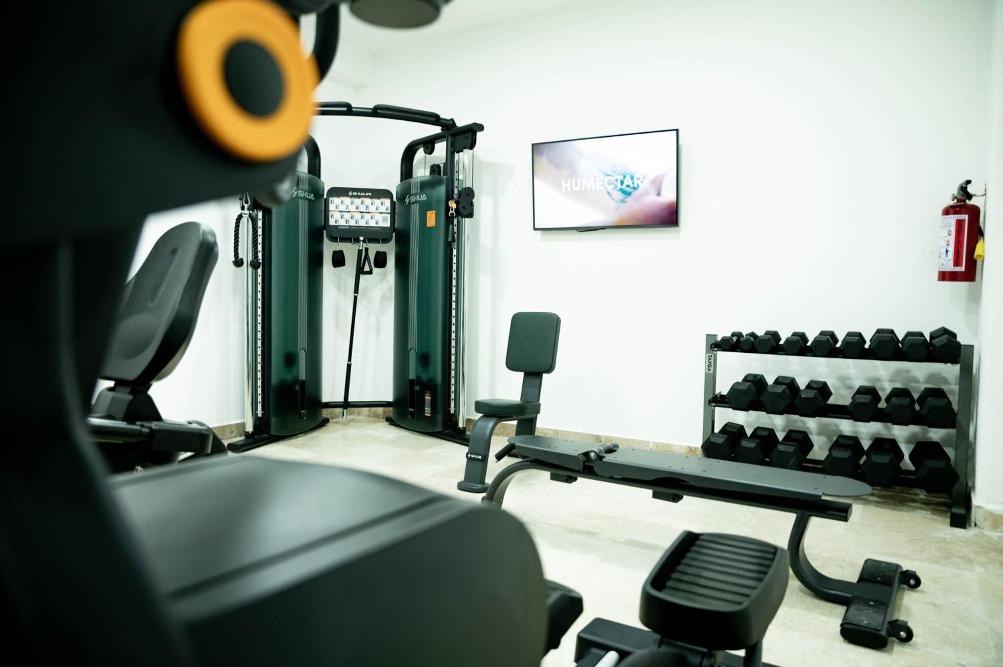 Ritz Acapulco All Inclusive Exterior photo The gym at the hotel