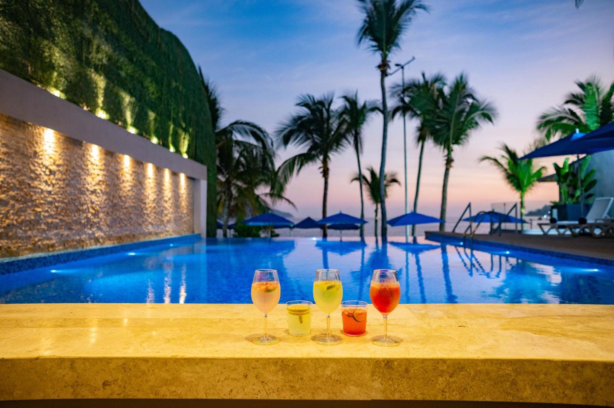 Ritz Acapulco All Inclusive Exterior photo Infinity pool at the hotel