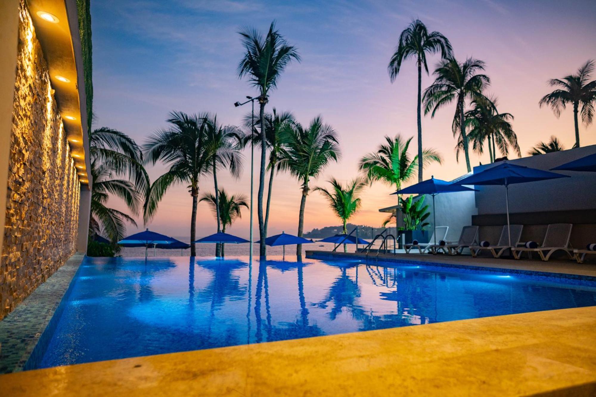 Ritz Acapulco All Inclusive Exterior photo Infinity pool at the hotel