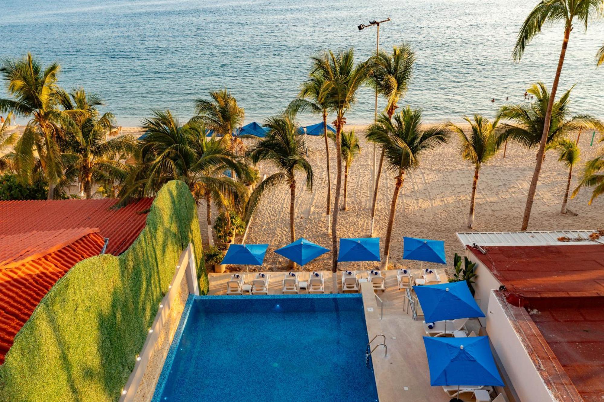 Ritz Acapulco All Inclusive Exterior photo View of the beach from the hotel